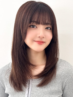 内巻きストレート×シースルーバング