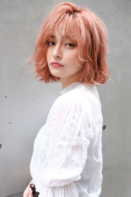 ピンクベージュ×ボブ