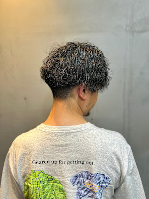 男の無造作ヘア！刈り上げ×強めツイストスパイラルパーマ