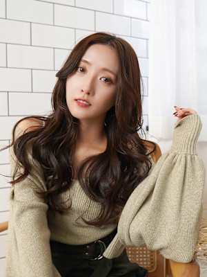 ダークグレージュ×カーテンバング