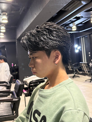 センターパート&フェザーパーマ&シャドウパーマ&黒髪&men