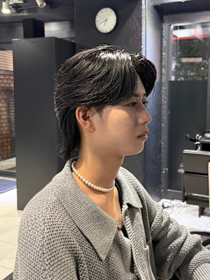 センターパート&曲がる縮毛矯正&ウルフ&黒髪&men's