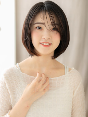 チャコールグレー大人美人伸ばしかけ黒髪丸みボブ30代40代