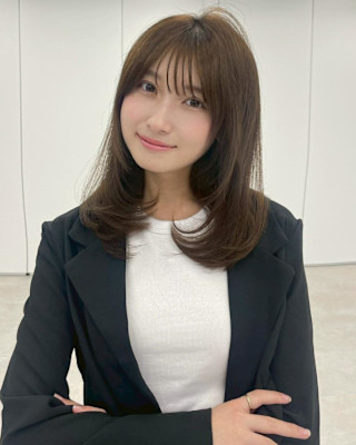 20代30代髪質改善トリートメントモカベージュ　セミディ