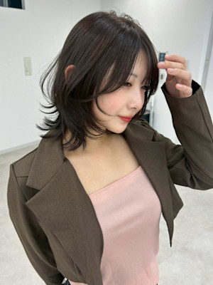 外はねくびれミディ　顔まわりレイヤー