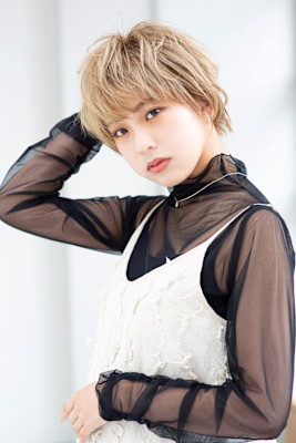 【Totia】ハイトーン大人ショート×シルキーベージュ