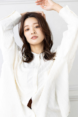 【Totia】ゆるふわ巻きセミディ×ミルクチョコレート