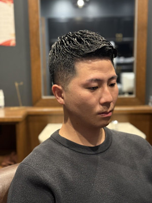 メンズ　ビジネス　ナチュラル　刈り上げ