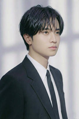 透明感が際立つ韓国風マッシュショート