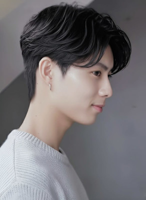 大人の色気を引き出す韓国マッシュ