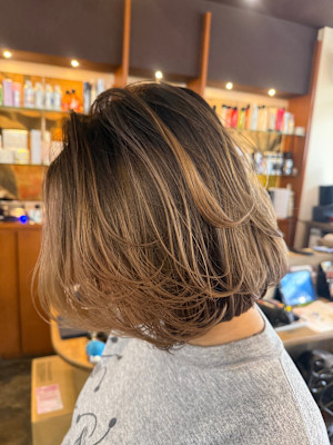 【ふわっと軽い質感が可愛い】ナチュラルバレイヤージュボブ