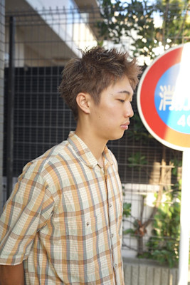 スパイキーショート／ベージュ／平塚美容室