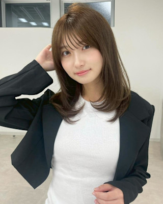 ミディアムレイヤー　内巻きワンカール