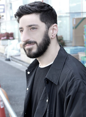 刈り上げセンターパートサーフカールフェザーパーママレットヘア