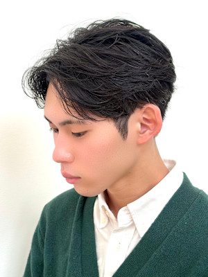 35日後でもキレイに決まる。フェザーパーマを“就活仕様”