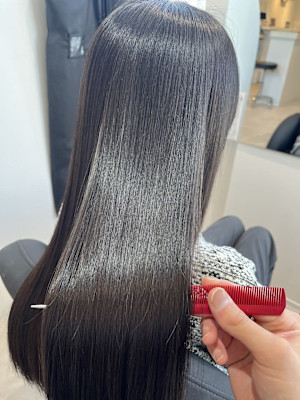 髪質改善専門サロンEmuest×スタイル