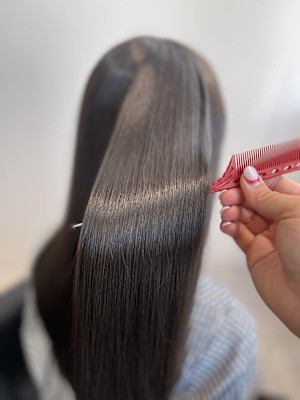 髪質改善専門サロンEmuest×スタイル