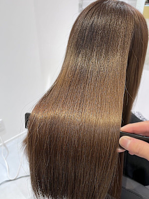 髪質改善専門サロンEmuest×スタイル