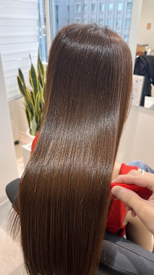 髪質改善専門サロンEmuest×スタイル