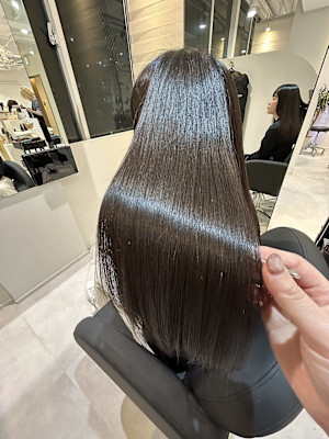 髪質改善専門サロンEmuest×スタイル