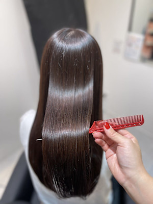 髪質改善専門サロンEmuest×スタイル