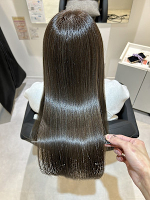 髪質改善専門サロンEmuest×スタイル