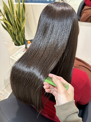 髪質改善専門サロンEmuest×スタイル