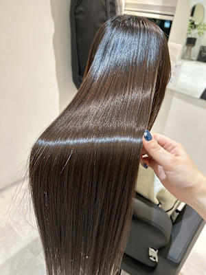 髪質改善専門サロンEmuest×スタイル