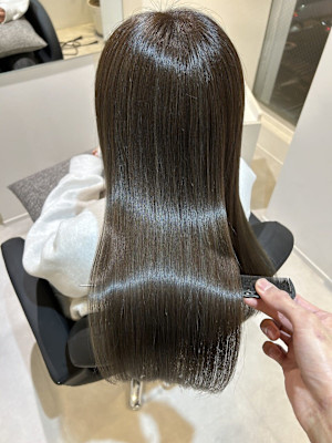 髪質改善専門サロンEmuest×スタイル