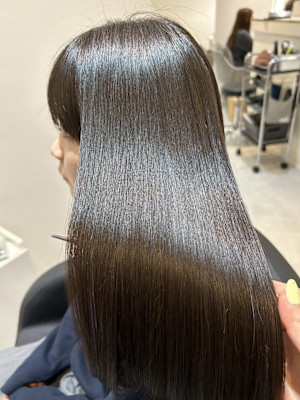 髪質改善専門サロンEmuest×スタイル