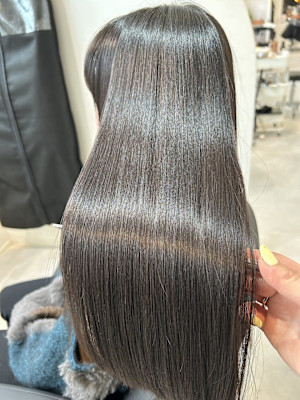 髪質改善専門サロンEmuest×スタイル