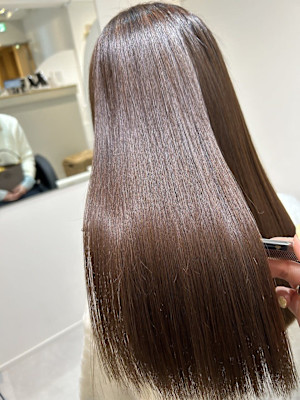 髪質改善専門サロンEmuest×スタイル