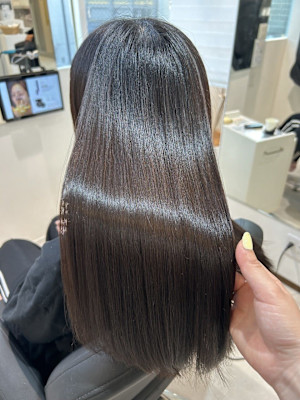 髪質改善専門サロンEmuest×スタイル