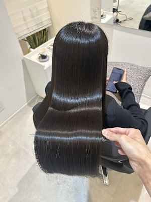 髪質改善専門サロンEmuest×スタイル