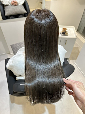 髪質改善専門サロンEmuest×スタイル