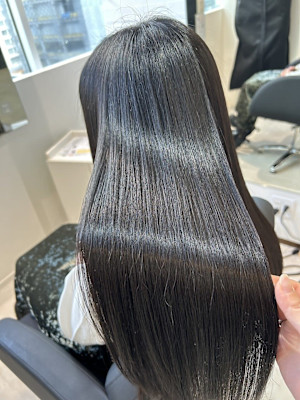 髪質改善専門サロンEmuest×スタイル