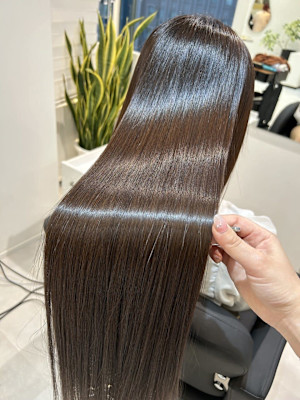 髪質改善専門サロンEmuest×スタイル