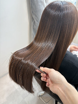 髪質改善専門サロンEmuest×スタイル