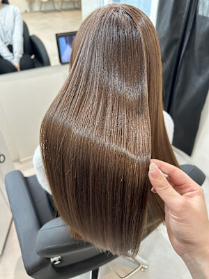 髪質改善専門サロンEmuest×スタイル