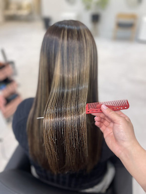 髪質改善専門サロンEmuest×スタイル