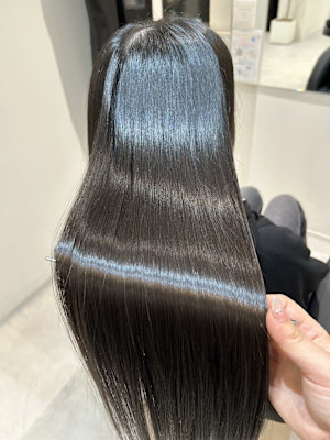 髪質改善専門サロンEmuest×スタイル