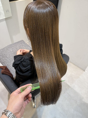 髪質改善専門サロンEmuest×スタイル