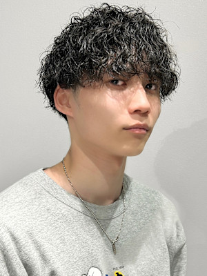 ツイストスパイラルパーマ/刈り上げマッシュ