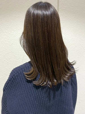 顔周りカット オリーブグレージュカラー 透明感カラー 20代