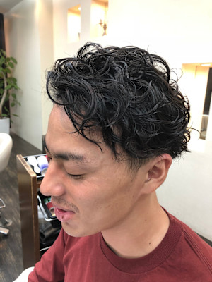 福山市／chartreuse／大きめスパイラルパーマ