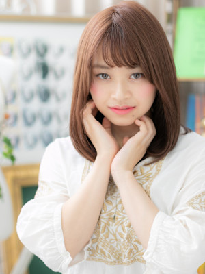 暖色系カラー大人かわいい内巻きワンカール　ヘーゼルブラウン