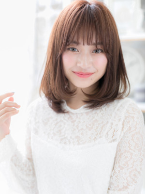 フェザーバングくせ毛風内巻きワンカール　ヘーゼルブラウン