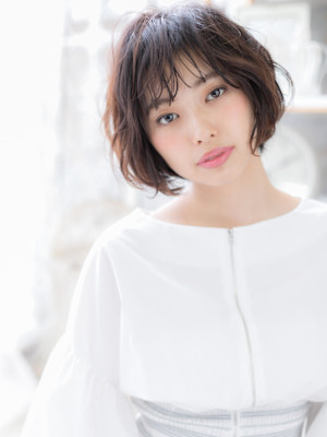 シースルーバングくせ毛風シンプルショート　根本パーマ