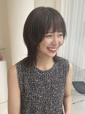 10代20代ハイトーンカラーブリーチレイヤーボブウルフ小顔