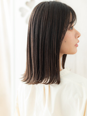 チャコールグレーくびれミディアム小顔クラゲヘアー30代40代